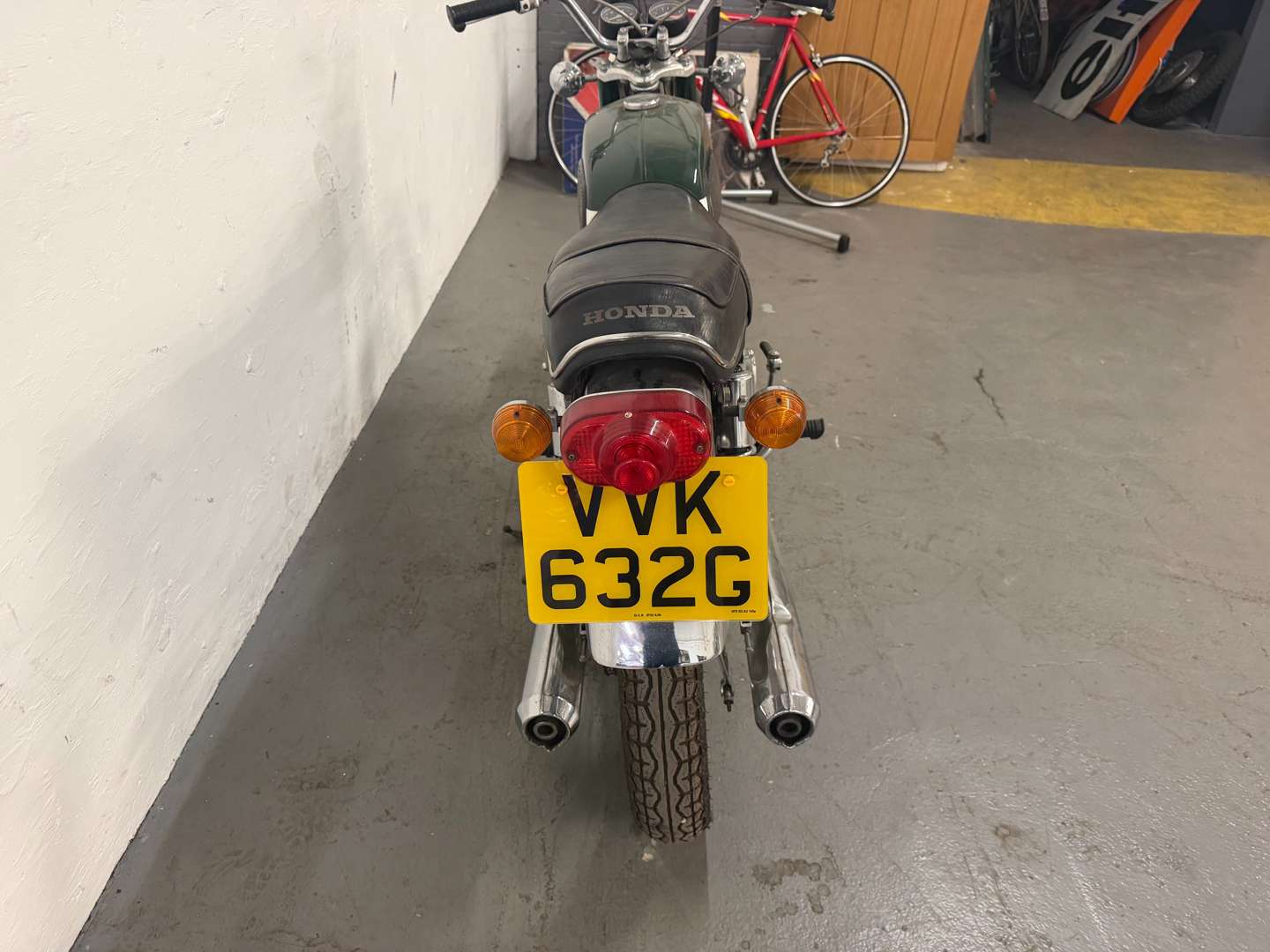 <p>1969 HONDA CB 350</p>