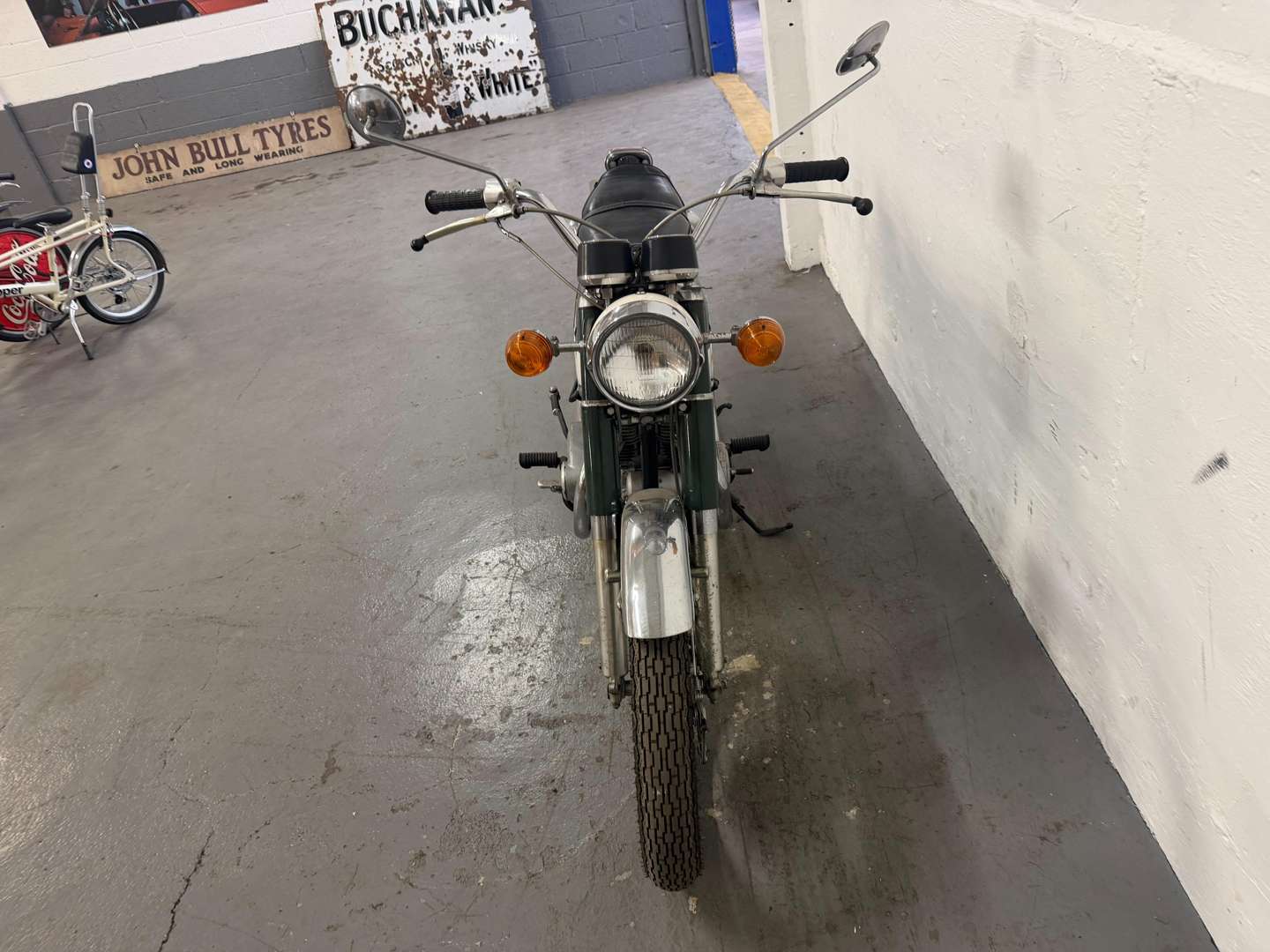 <p>1969 HONDA CB 350</p>