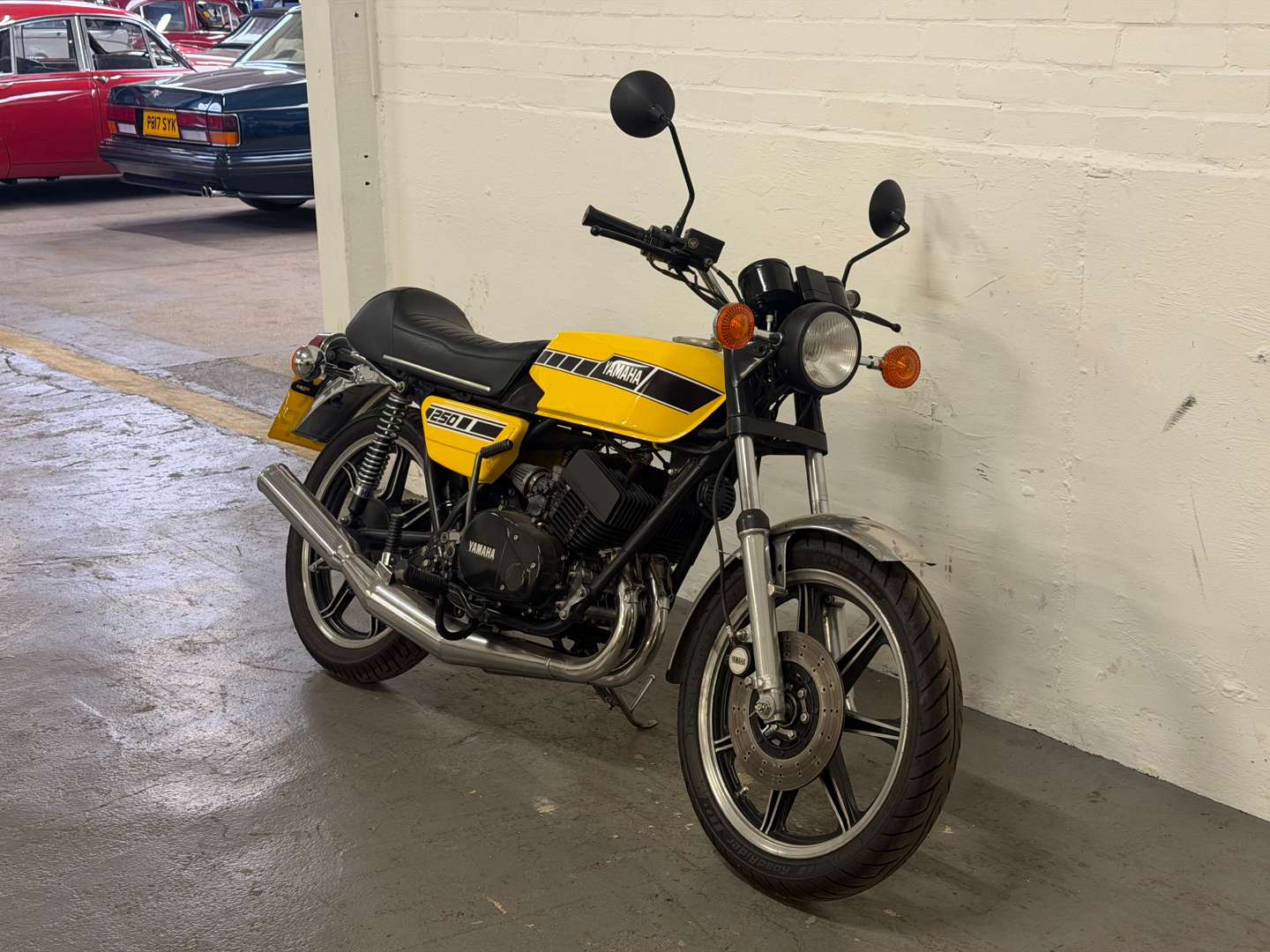 <p>1976 YAMAHA RD 250</p>
