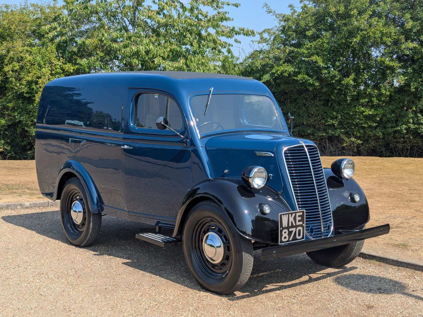 <p>1956 FORDSON E83W VAN</p>