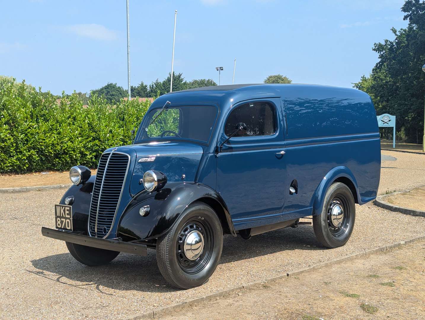 <p>1956 FORDSON E83W VAN</p>