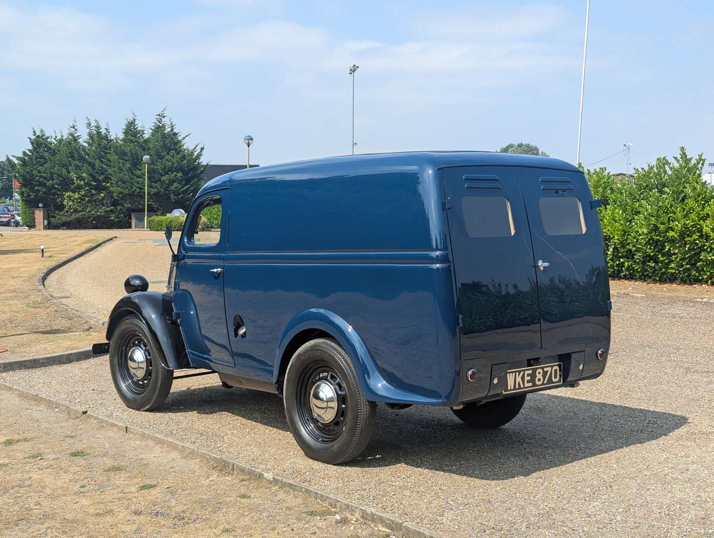 <p>1956 FORDSON E83W VAN</p>