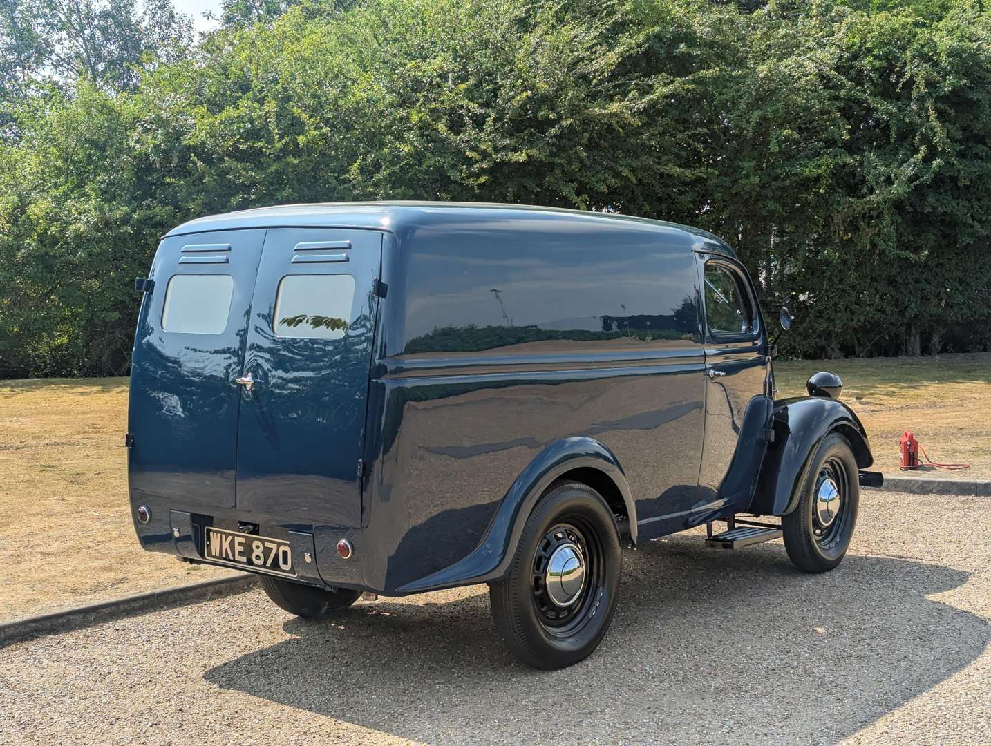 <p>1956 FORDSON E83W VAN</p>