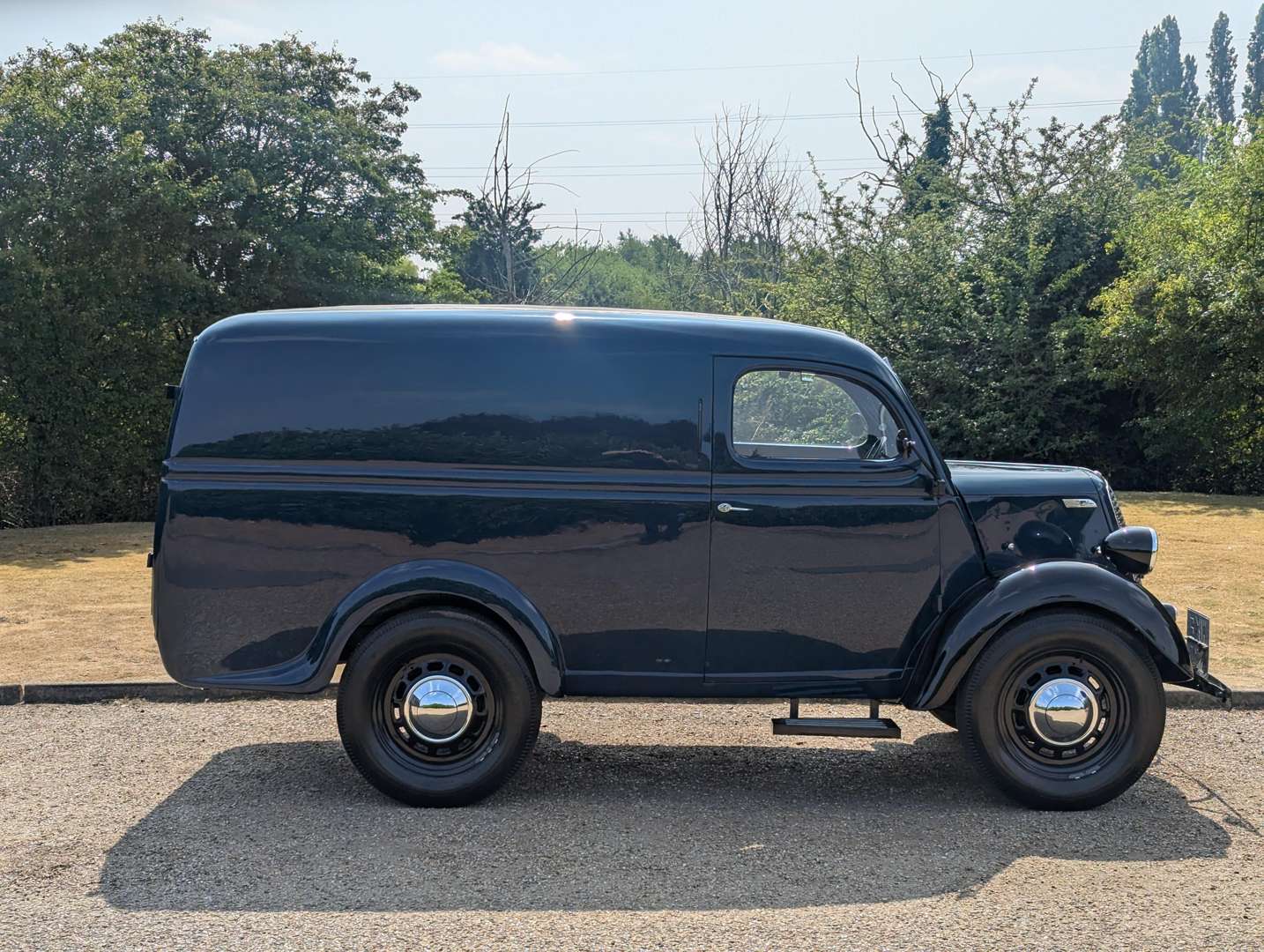 <p>1956 FORDSON E83W VAN</p>