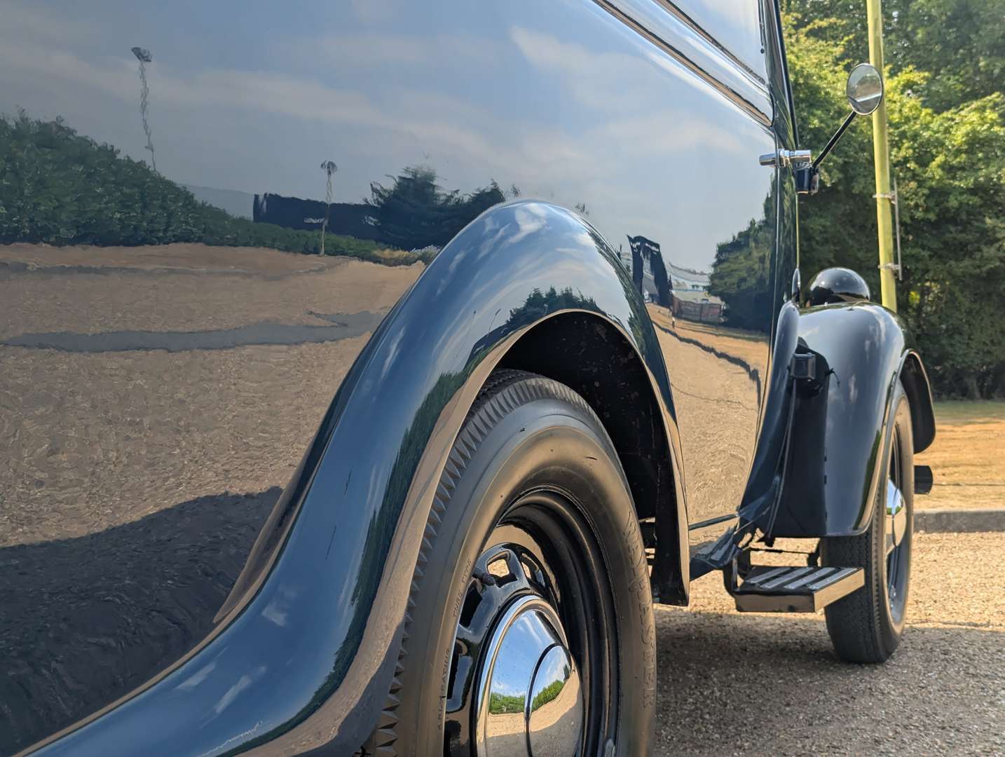 <p>1956 FORDSON E83W VAN</p>