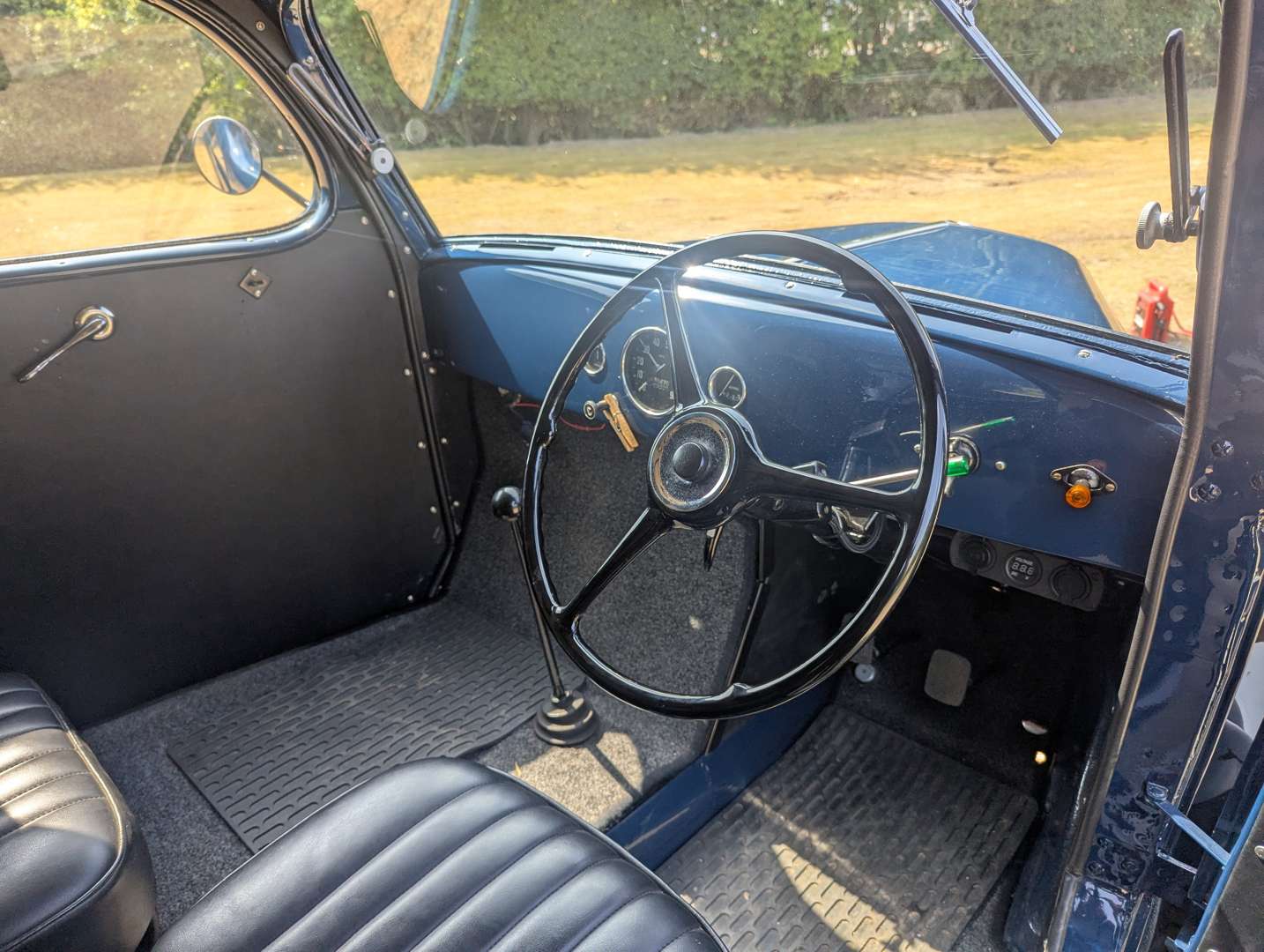 <p>1956 FORDSON E83W VAN</p>