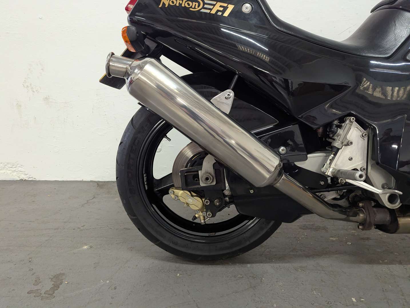 <p>1990 NORTON JPS F1</p>