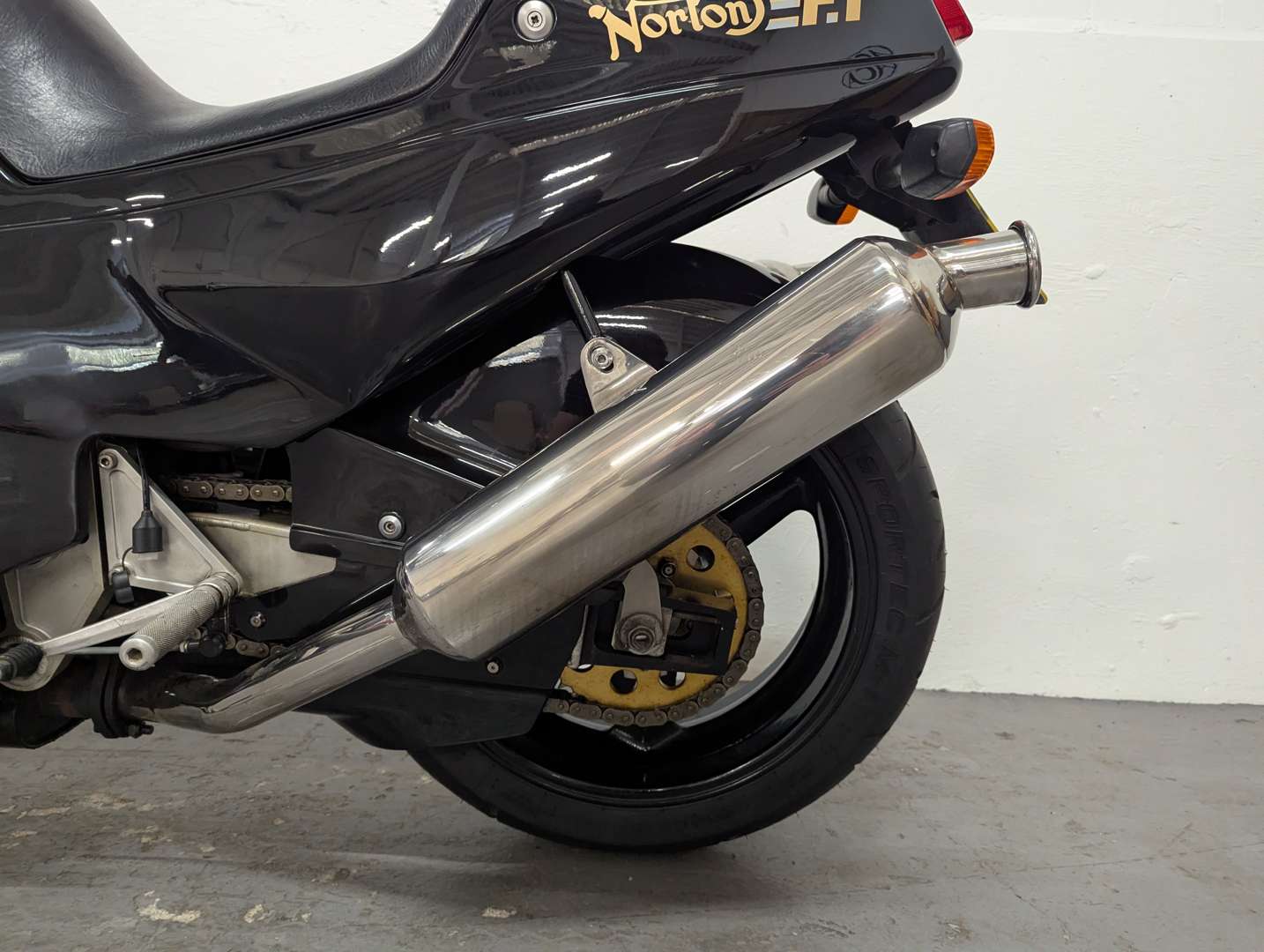 <p>1990 NORTON JPS F1</p>