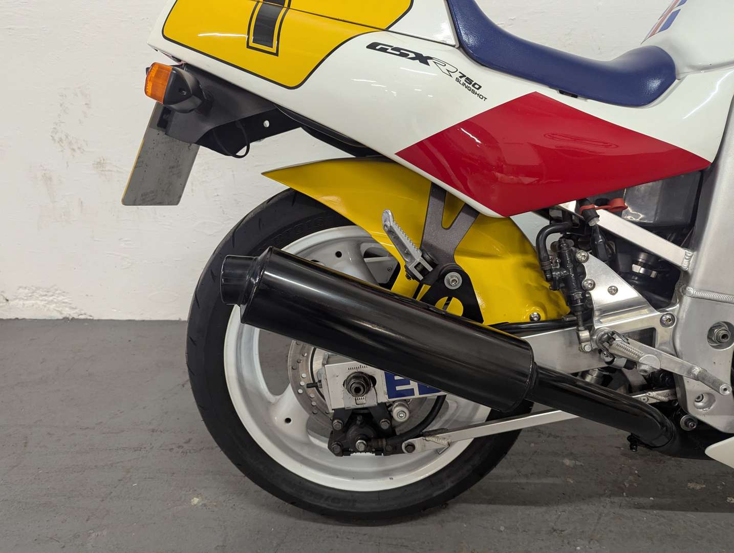<p>1989 SUZUKI GSX 750</p>