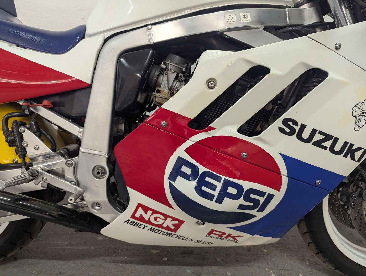 <p>1989 SUZUKI GSX 750</p>