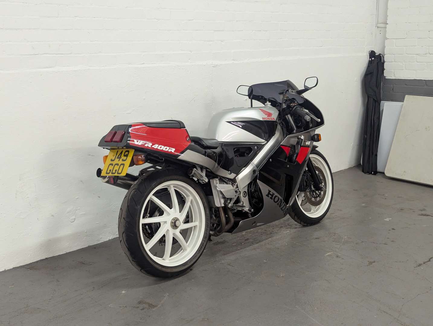 <p>1992 HONDA NC30 VFR 400</p>