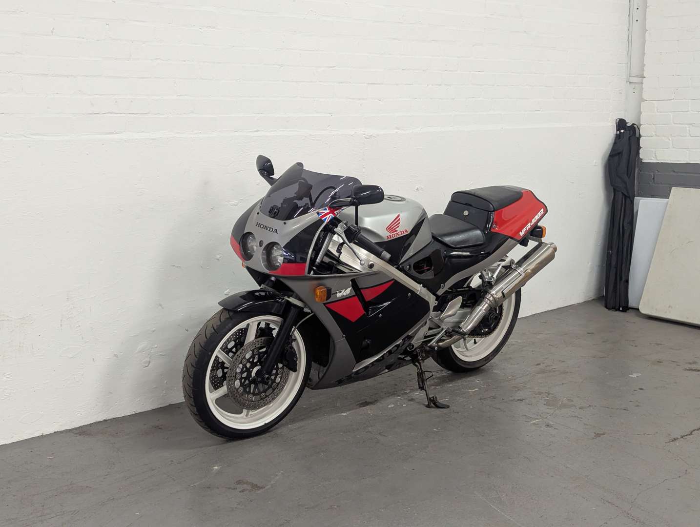 <p>1992 HONDA NC30 VFR 400</p>