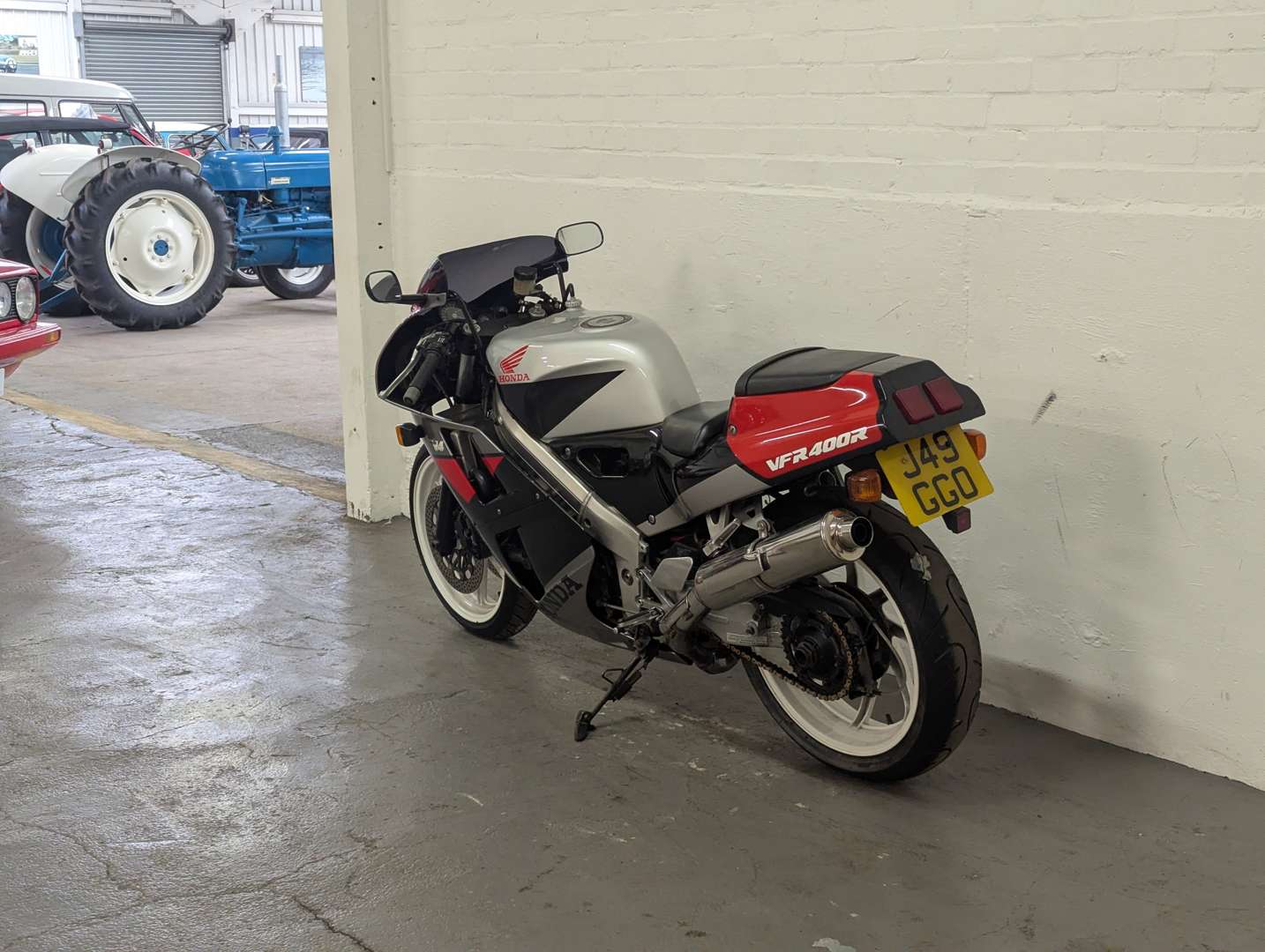 <p>1992 HONDA NC30 VFR 400</p>