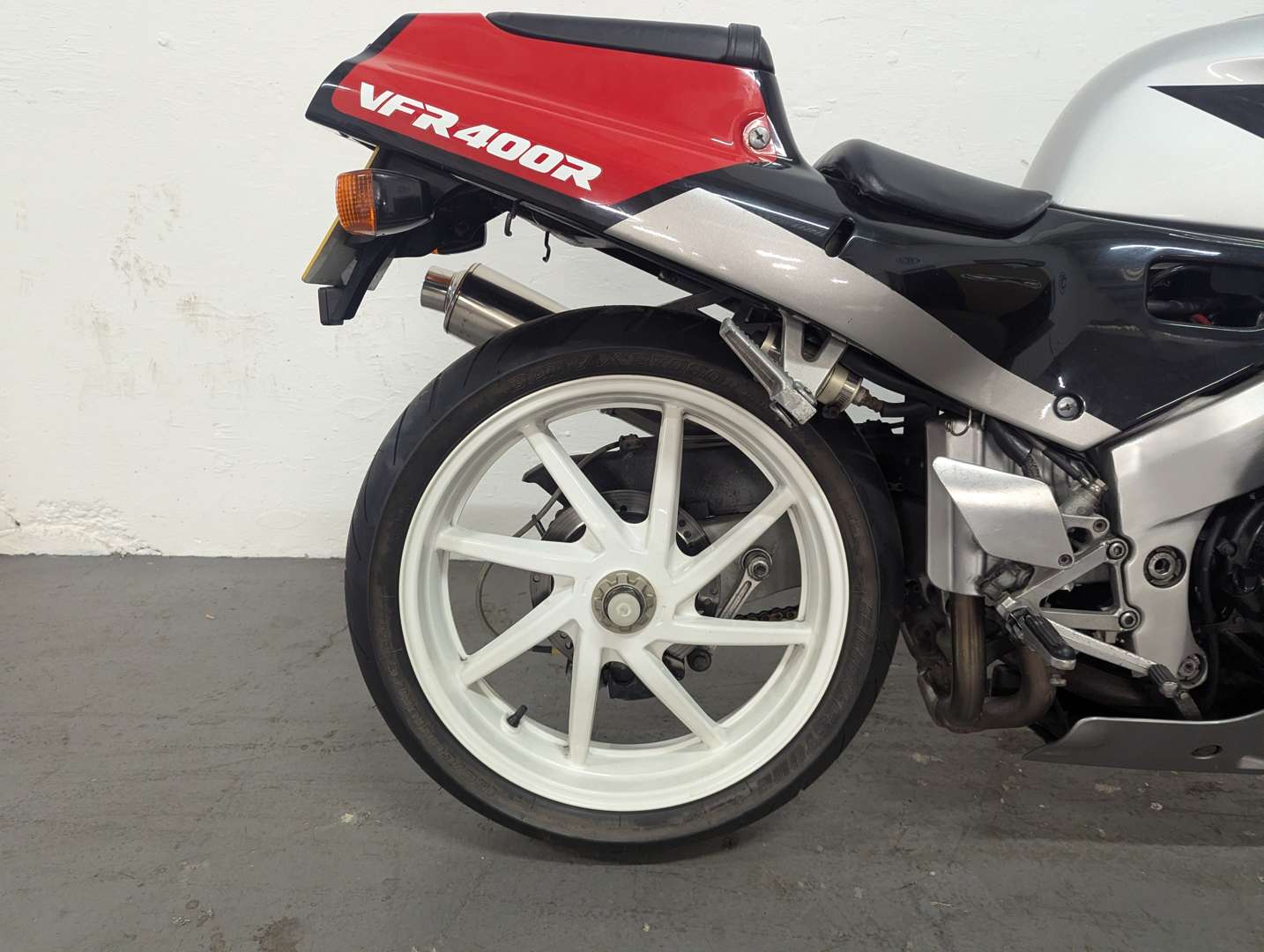 <p>1992 HONDA NC30 VFR 400</p>