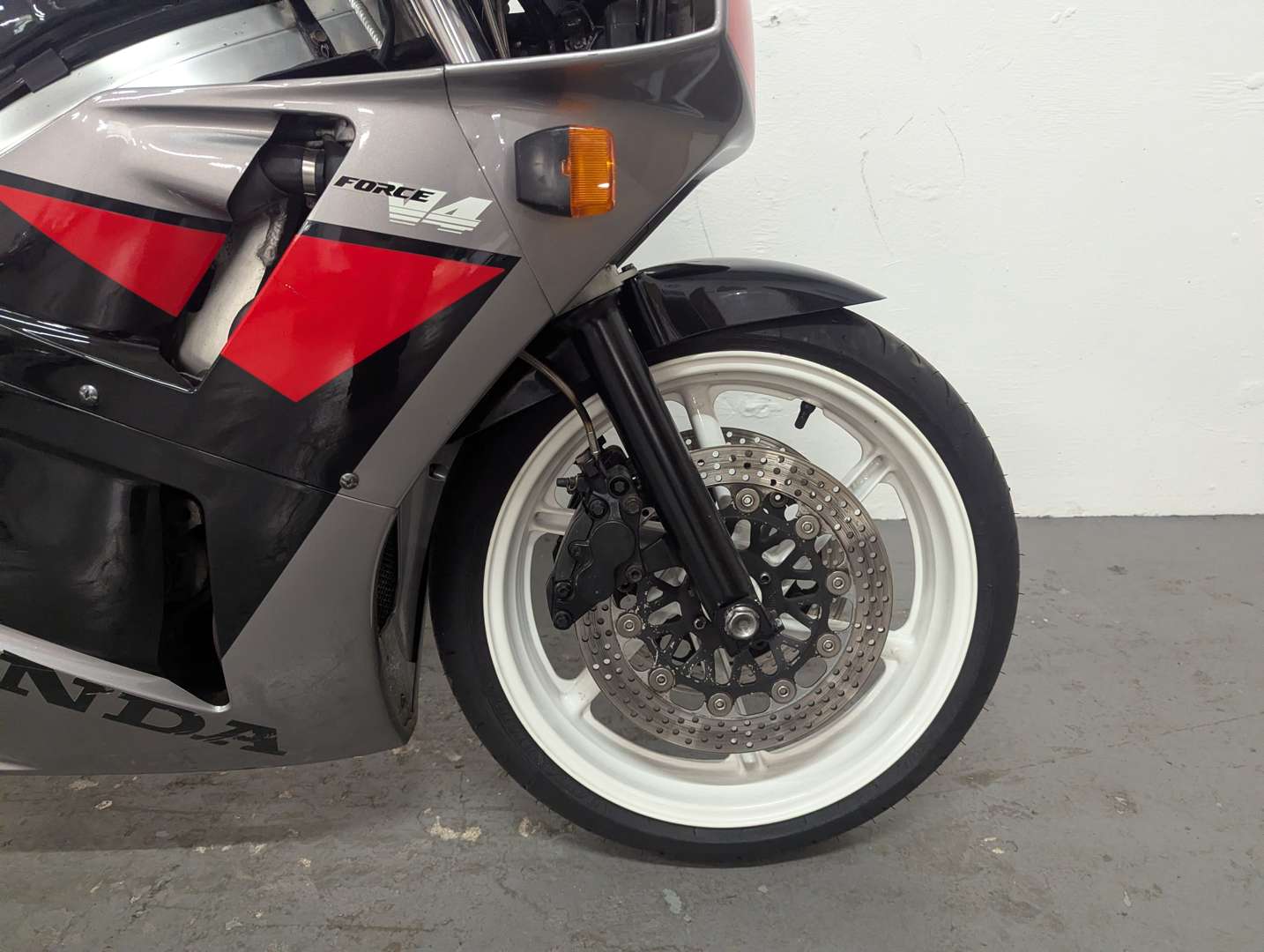 <p>1992 HONDA NC30 VFR 400</p>