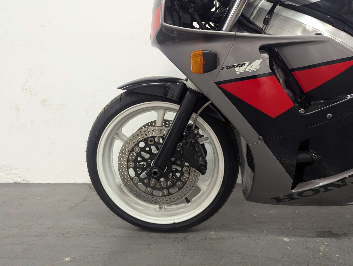 <p>1992 HONDA NC30 VFR 400</p>