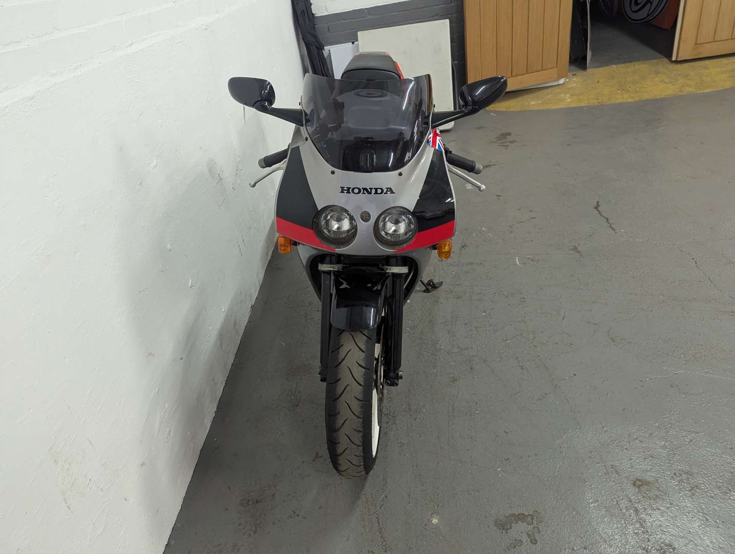 <p>1992 HONDA NC30 VFR 400</p>
