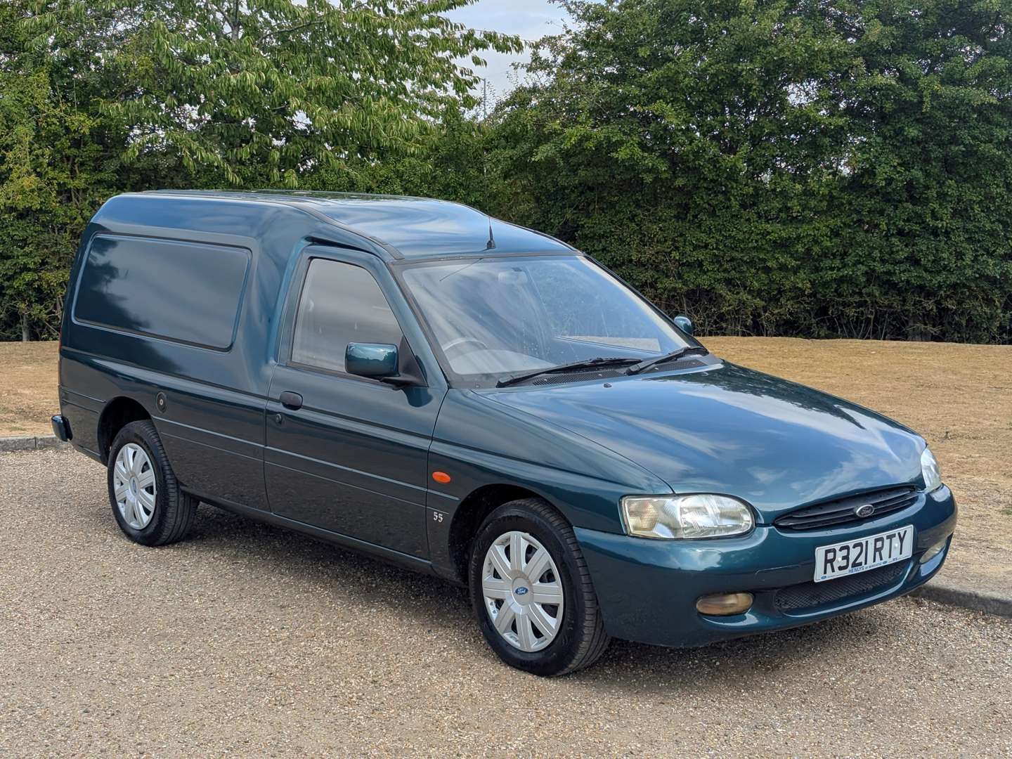 <p>1998 FORD ESCORT 55D VAN</p>