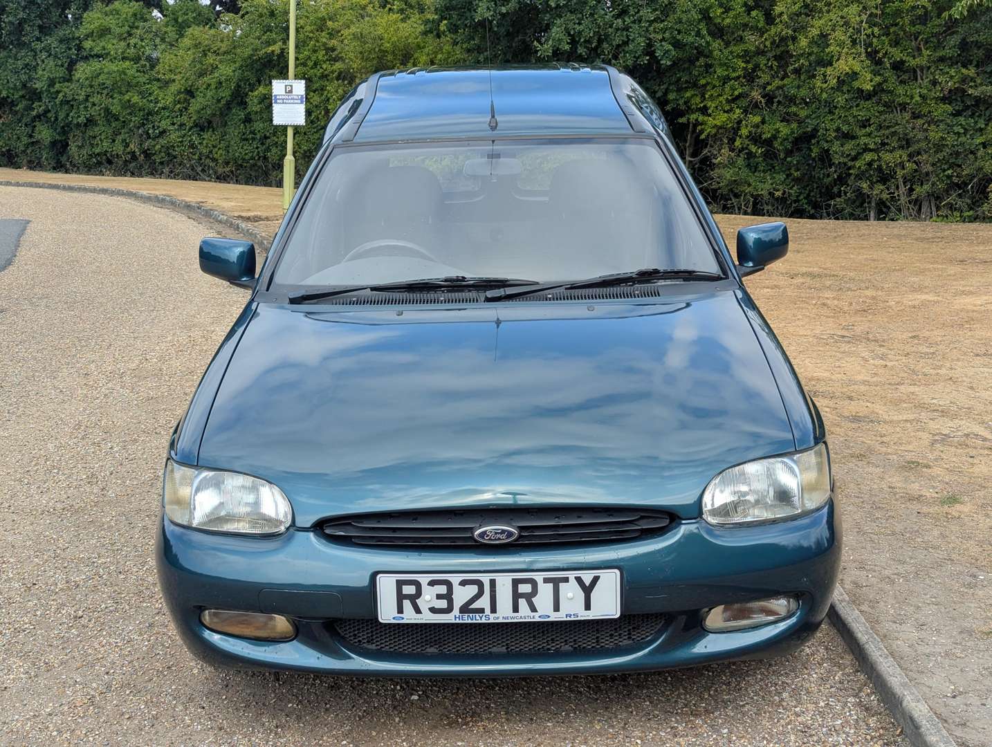 <p>1998 FORD ESCORT 55D VAN</p>