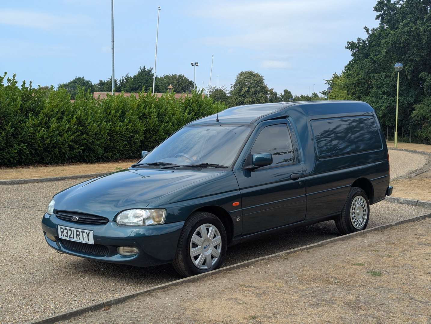 <p>1998 FORD ESCORT 55D VAN</p>