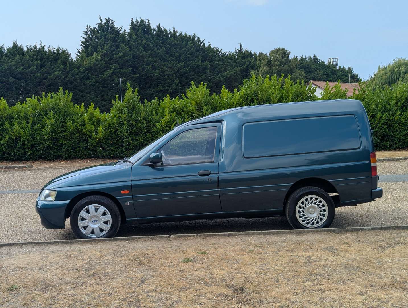 <p>1998 FORD ESCORT 55D VAN</p>