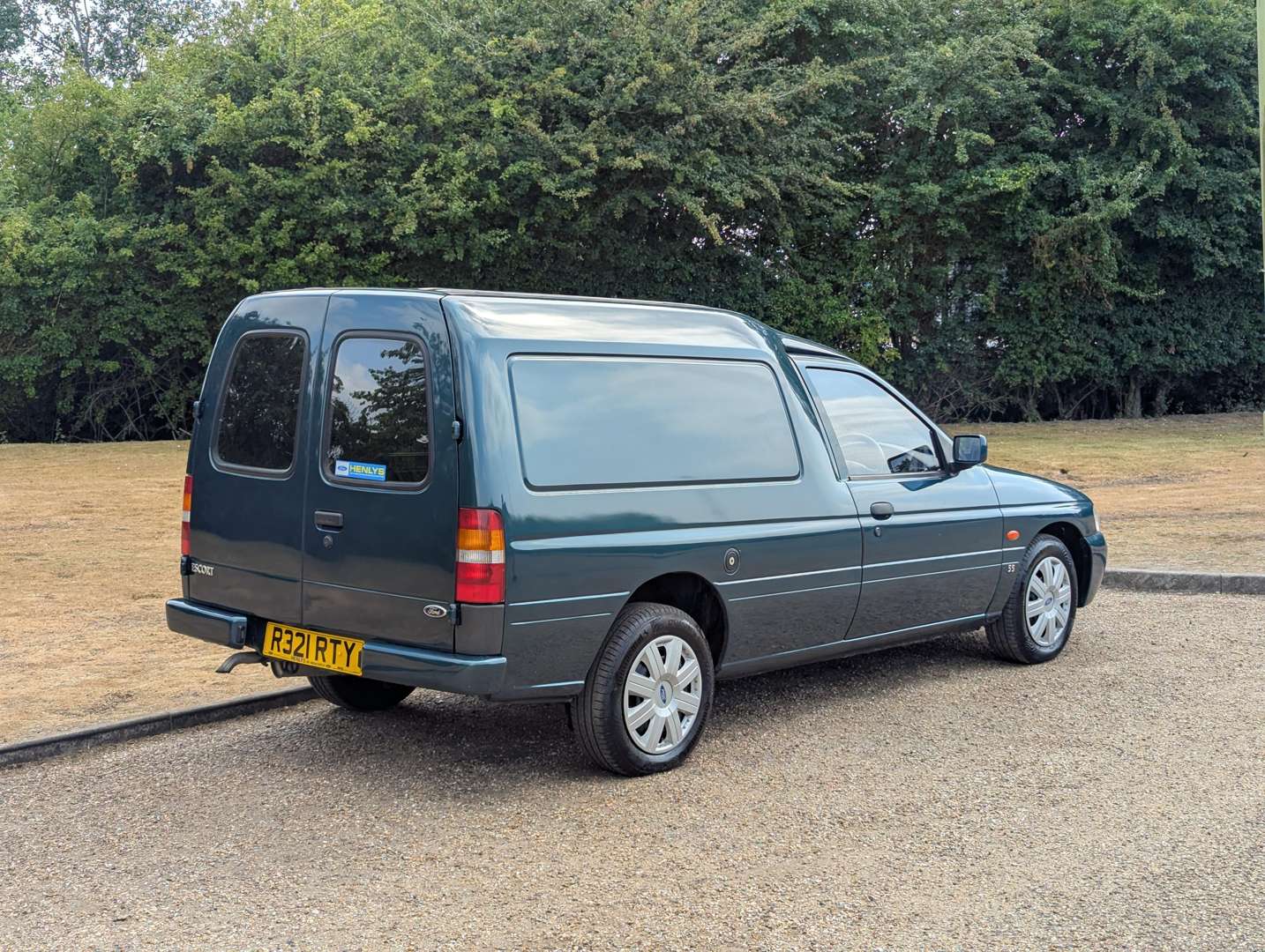 <p>1998 FORD ESCORT 55D VAN</p>