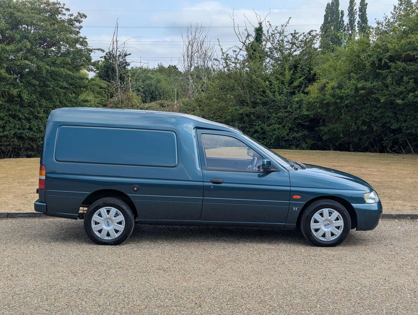 <p>1998 FORD ESCORT 55D VAN</p>