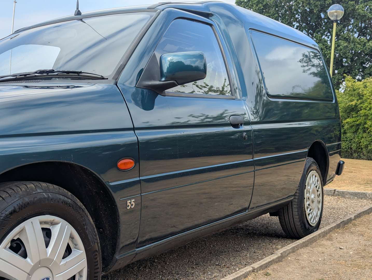 <p>1998 FORD ESCORT 55D VAN</p>