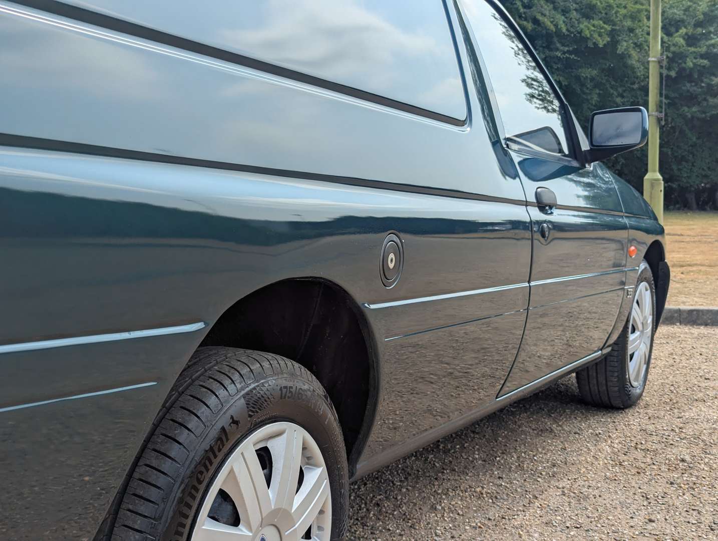 <p>1998 FORD ESCORT 55D VAN</p>