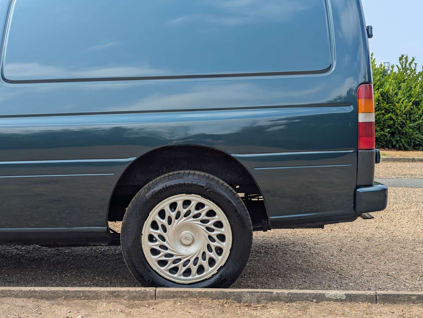 <p>1998 FORD ESCORT 55D VAN</p>