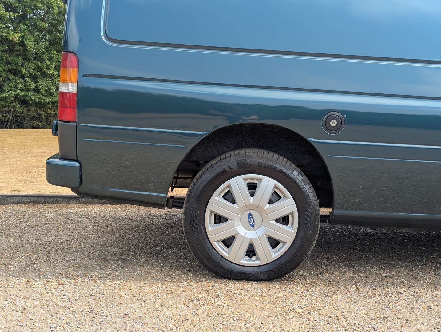 <p>1998 FORD ESCORT 55D VAN</p>