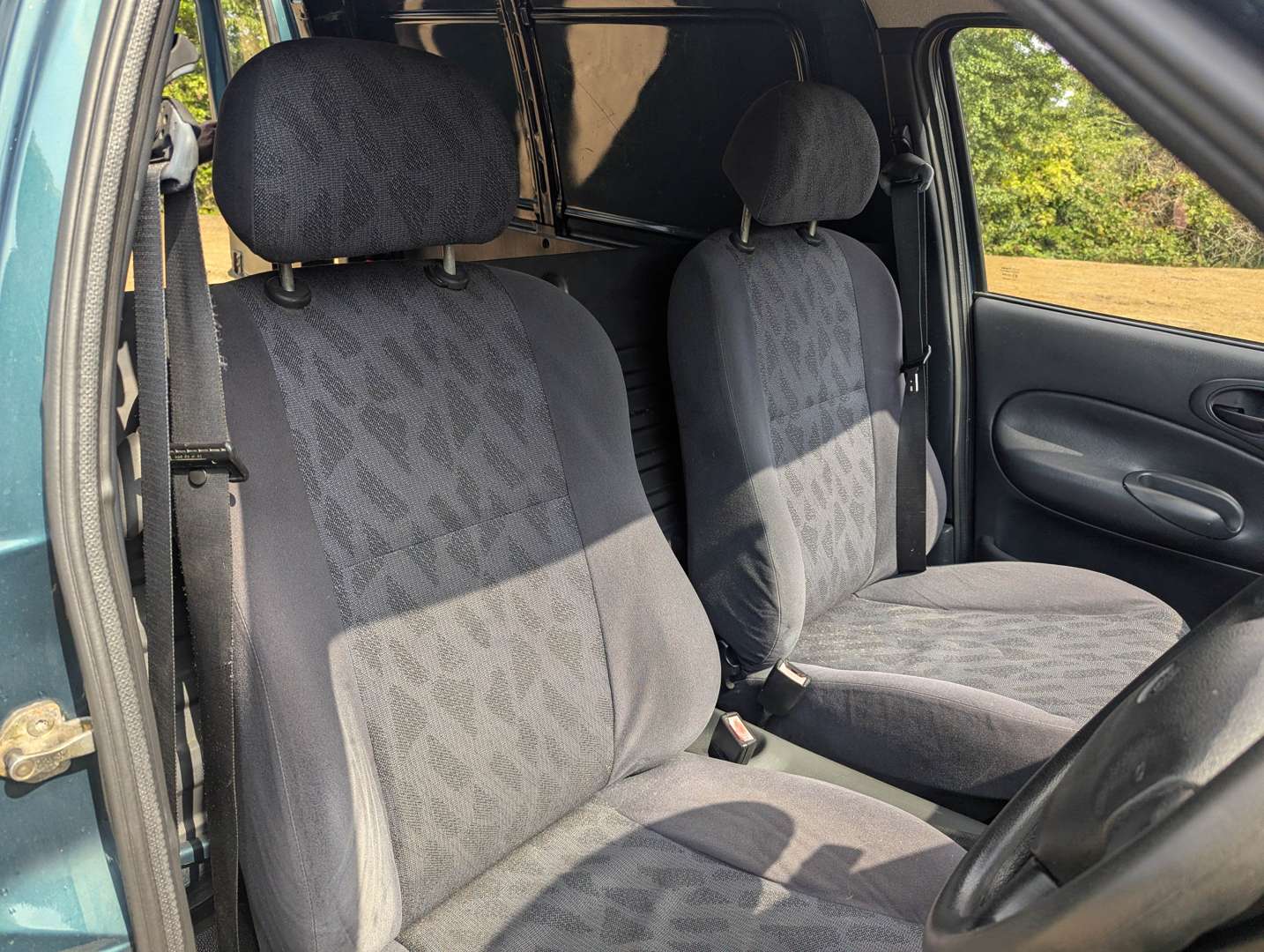 <p>1998 FORD ESCORT 55D VAN</p>