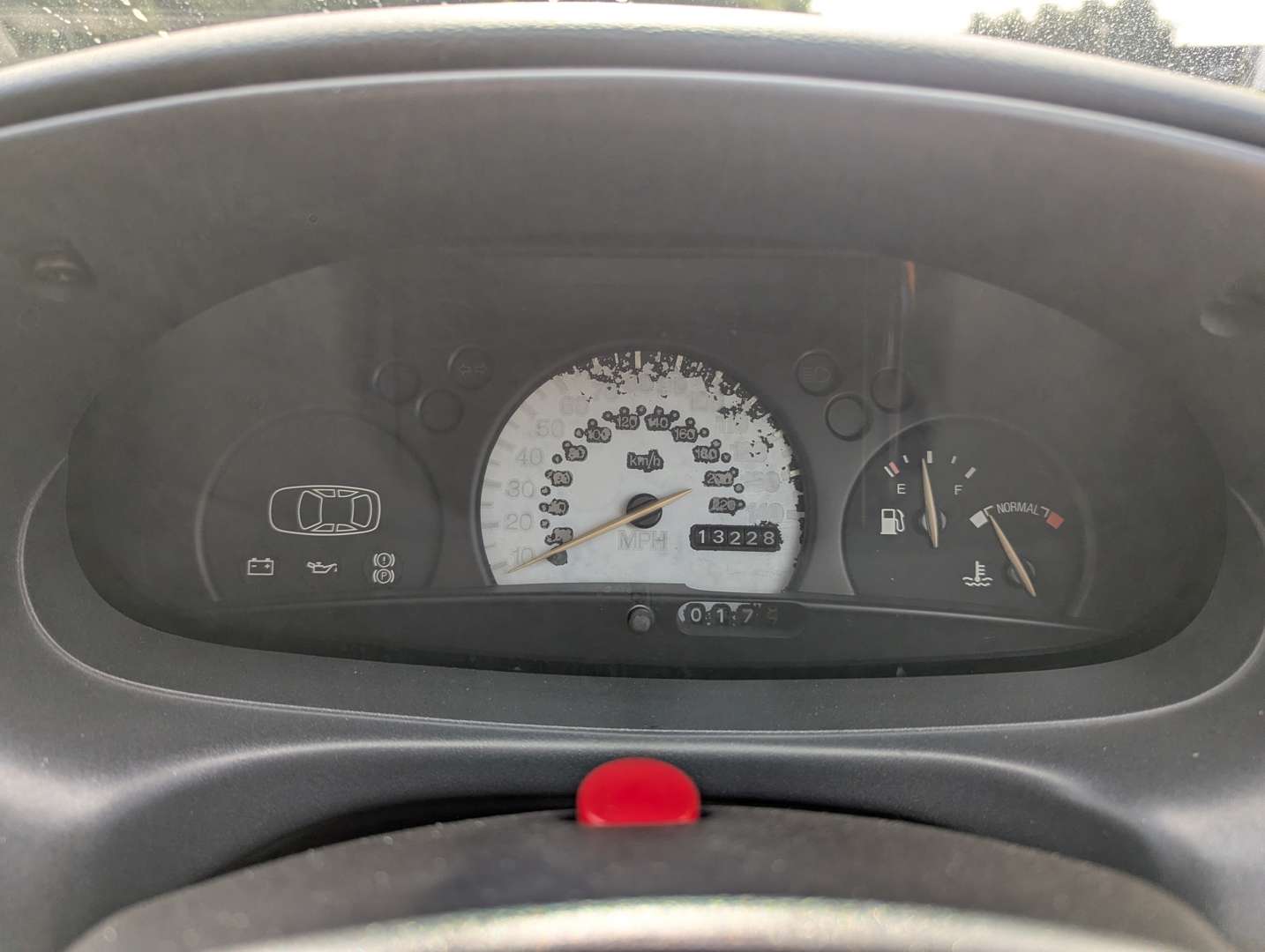 <p>1998 FORD ESCORT 55D VAN</p>