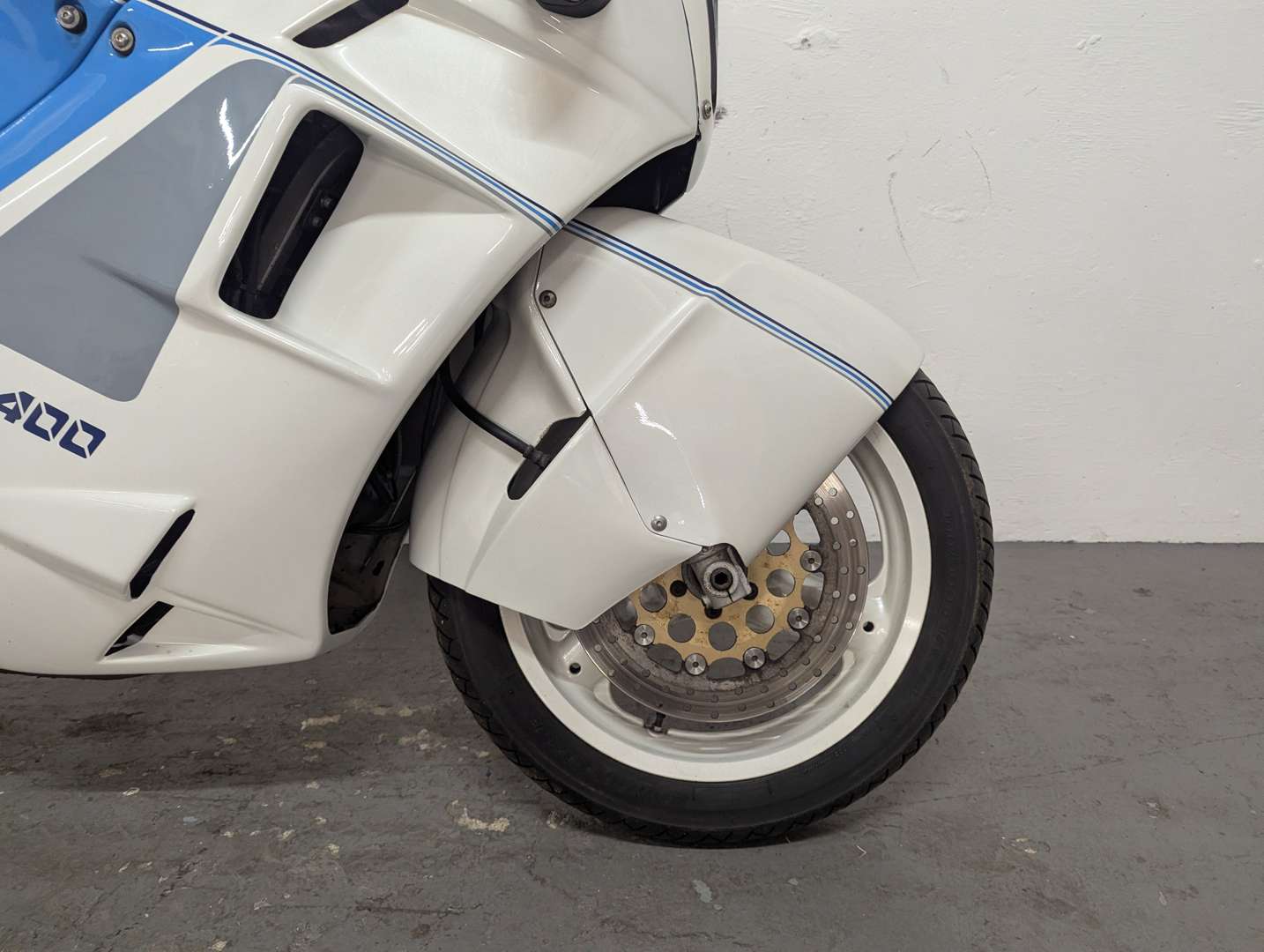 <p>1991 MORINI 400 DART</p>