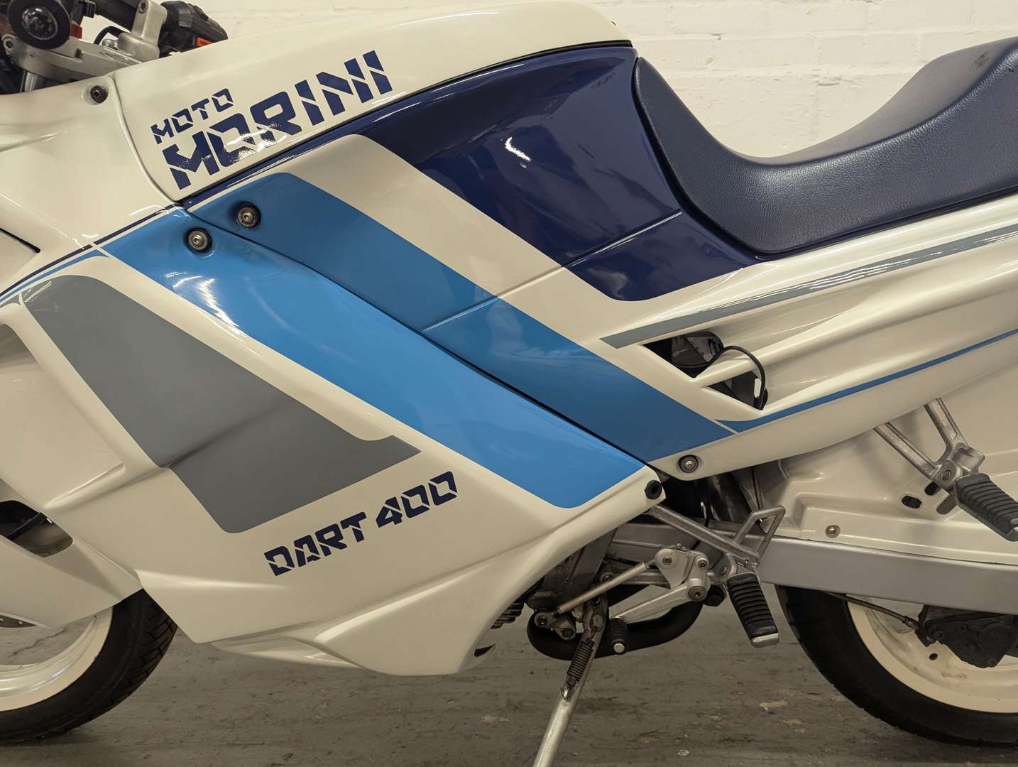 <p>1991 MORINI 400 DART</p>