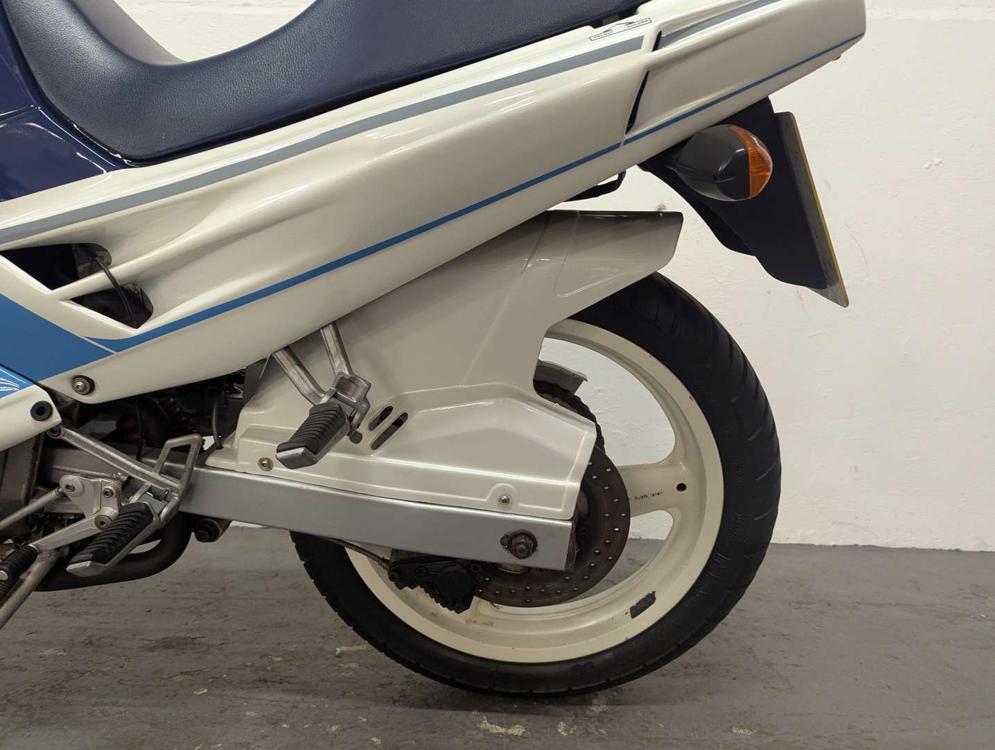 <p>1991 MORINI 400 DART</p>