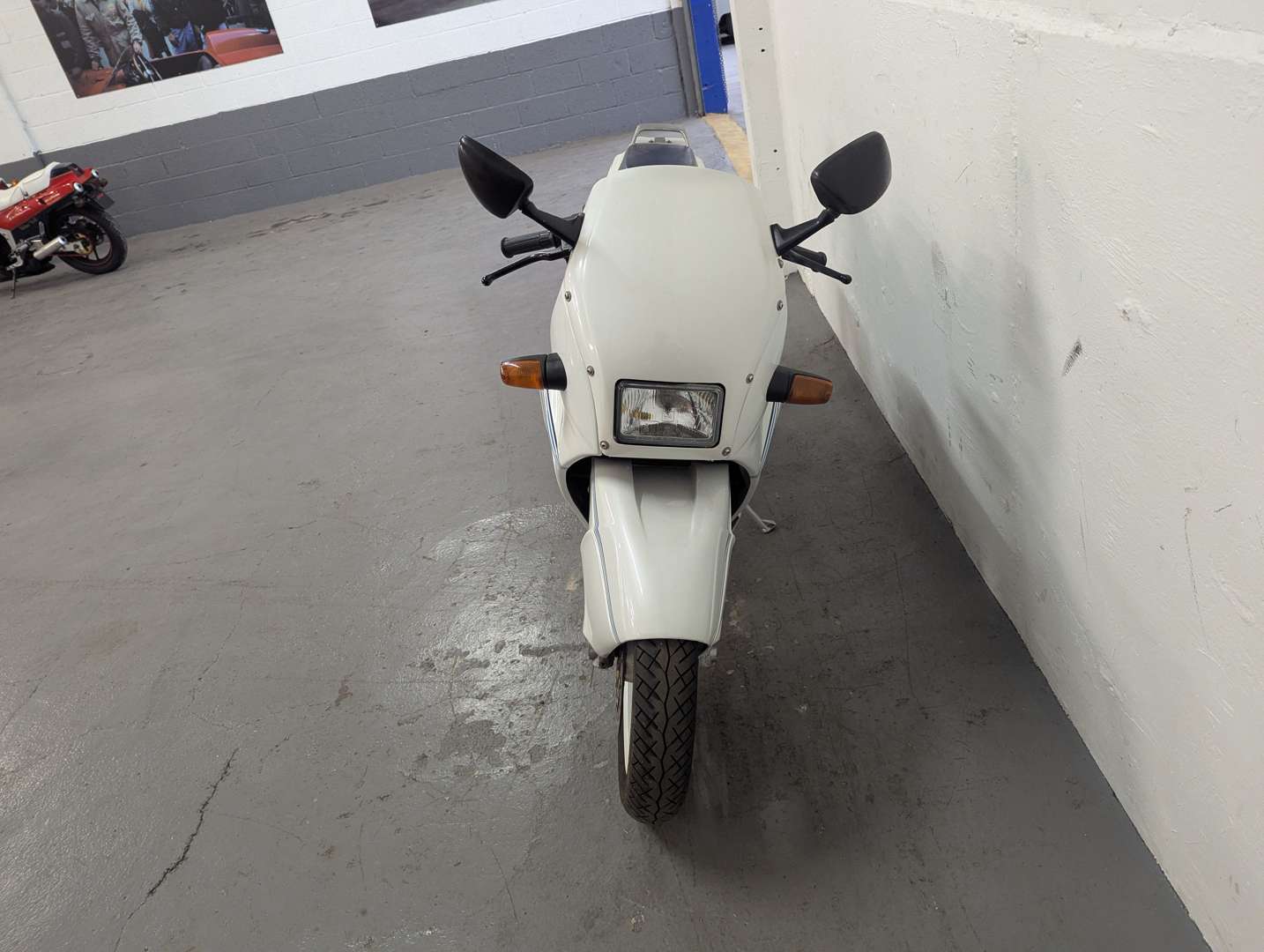 <p>1991 MORINI 400 DART</p>