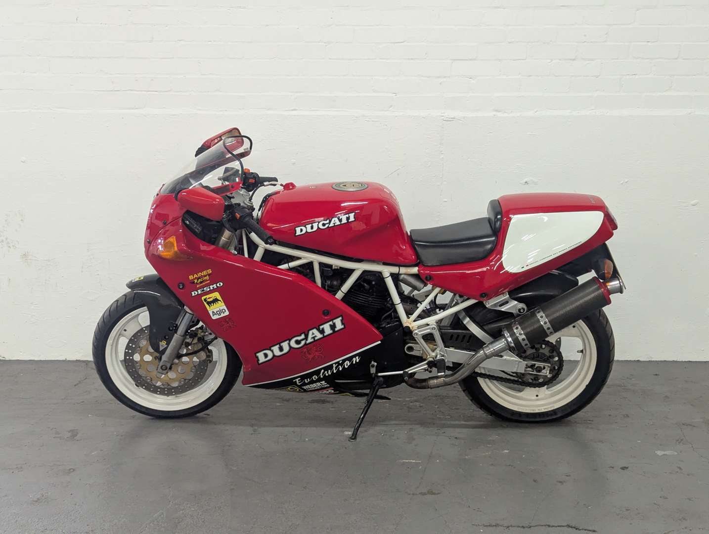 <p>1991 DUCATI 750 SUPER SPORT</p>