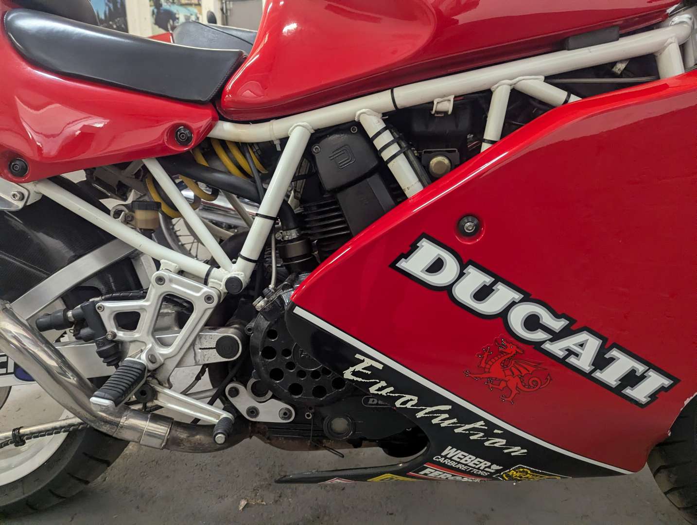 <p>1991 DUCATI 750 SUPER SPORT</p>