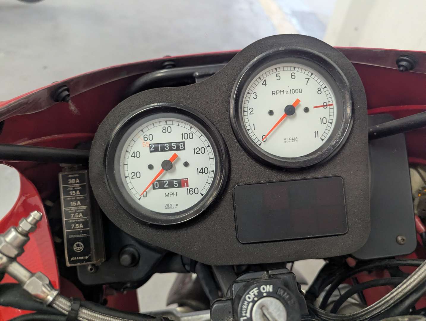 <p>1991 DUCATI 750 SUPER SPORT</p>