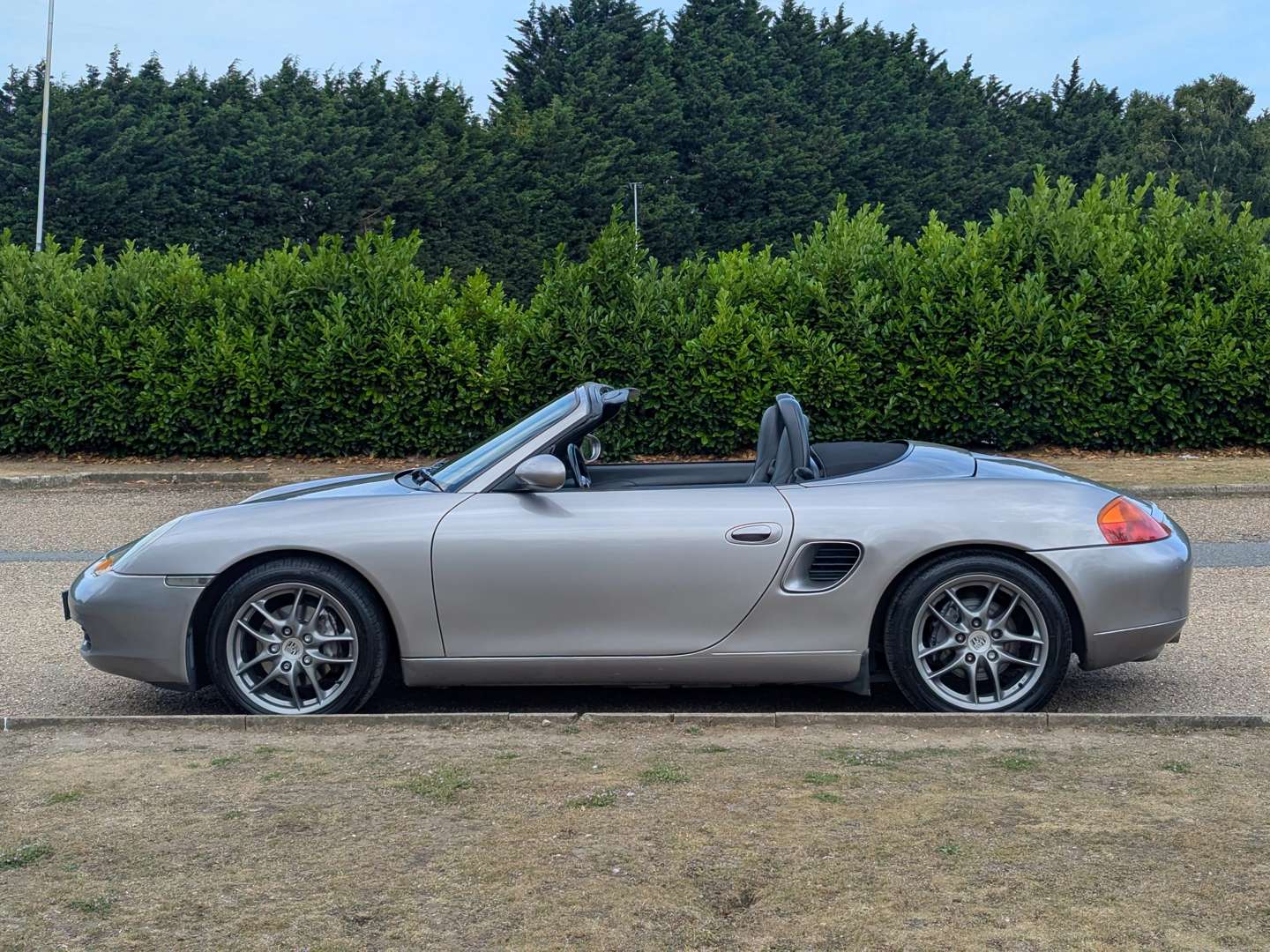 <p>2002 PORSCHE BOXSTER 2.7</p>