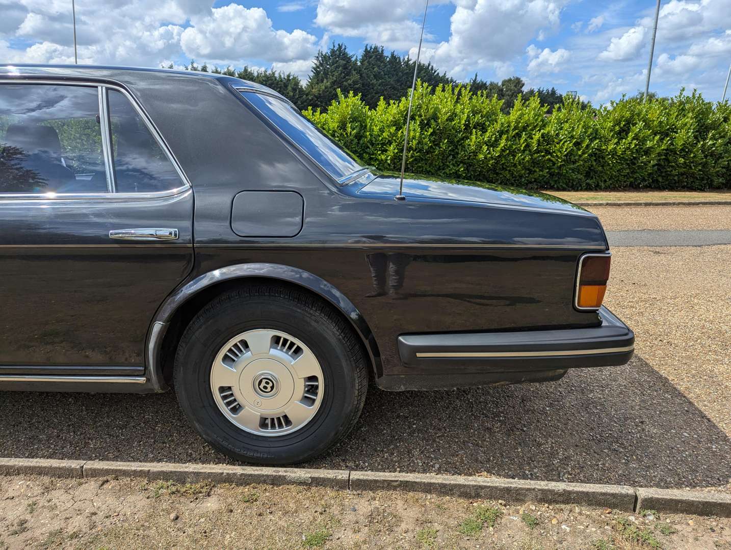 <p>1995 BENTLEY BROOKLANDS</p>