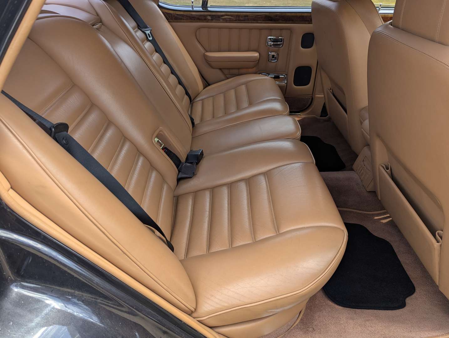 <p>1995 BENTLEY BROOKLANDS</p>