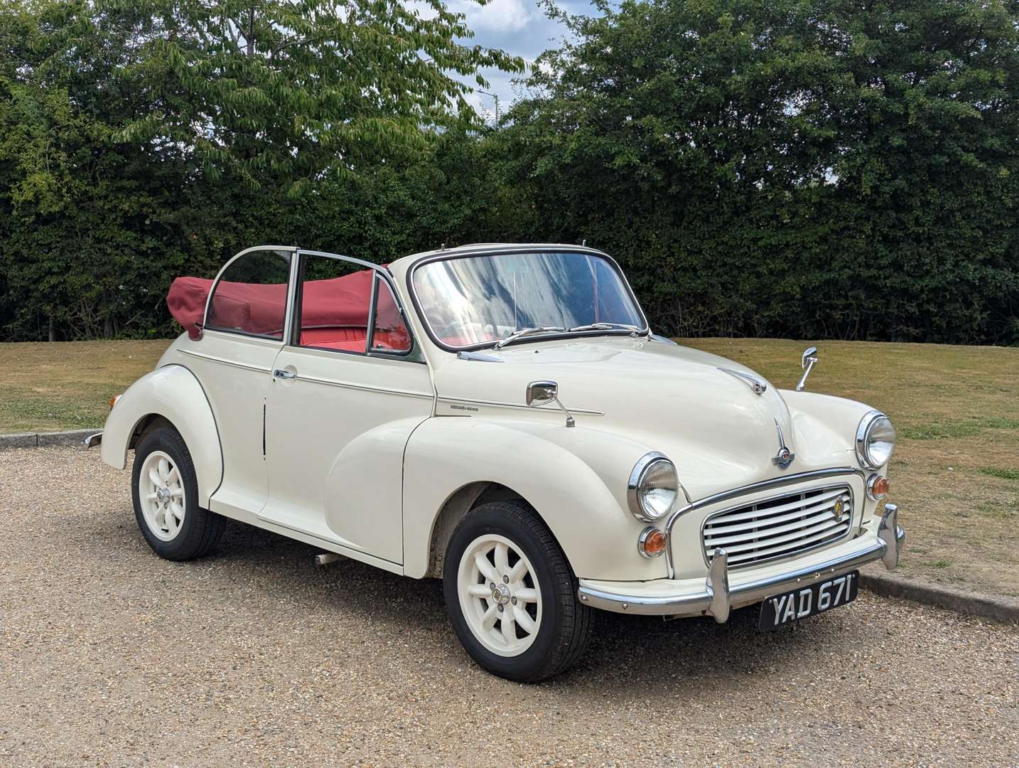 <p>1959 MORRIS MINOR 1000 CONVERTIBLE</p>
