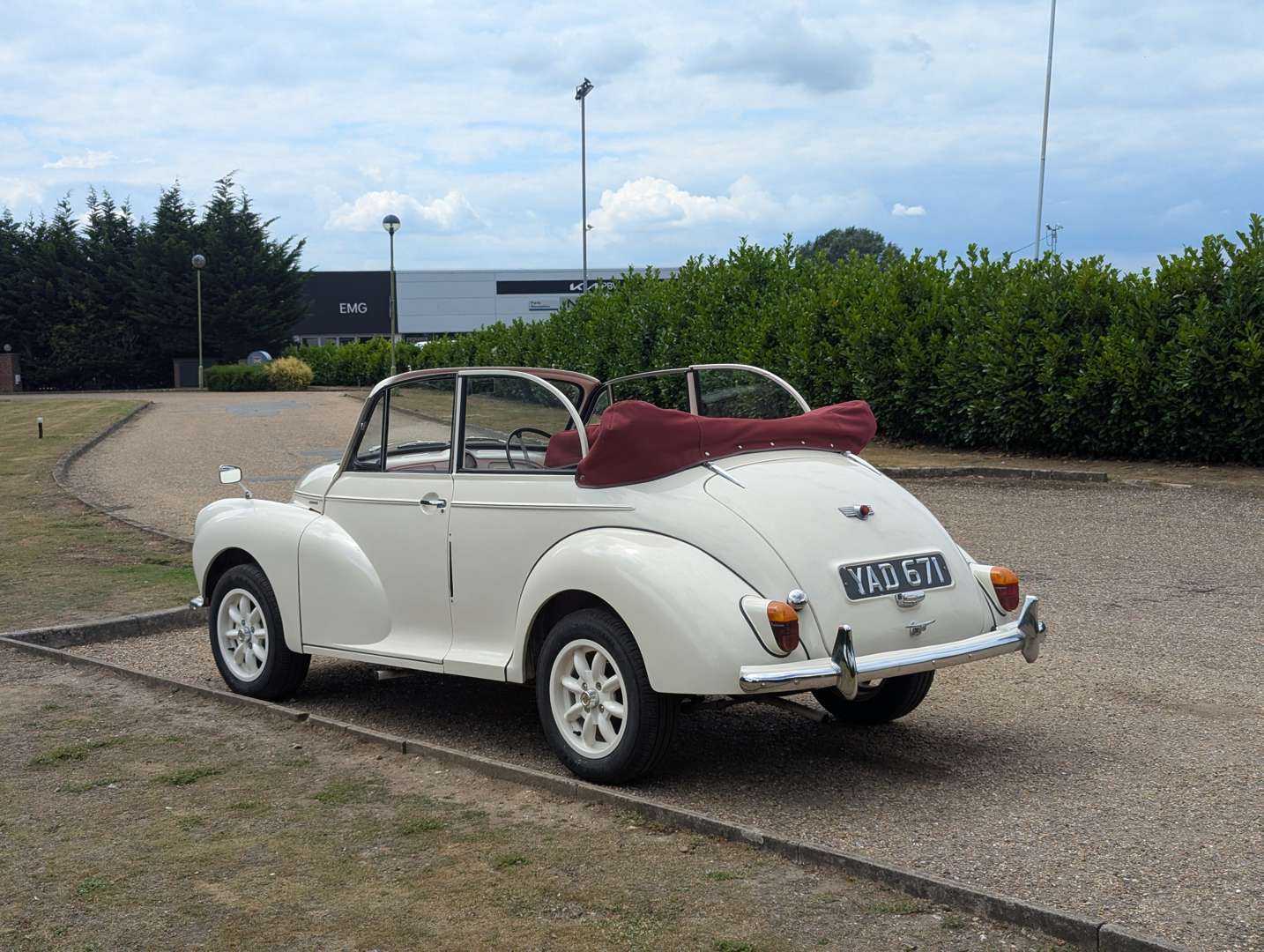 <p>1959 MORRIS MINOR 1000 CONVERTIBLE</p>