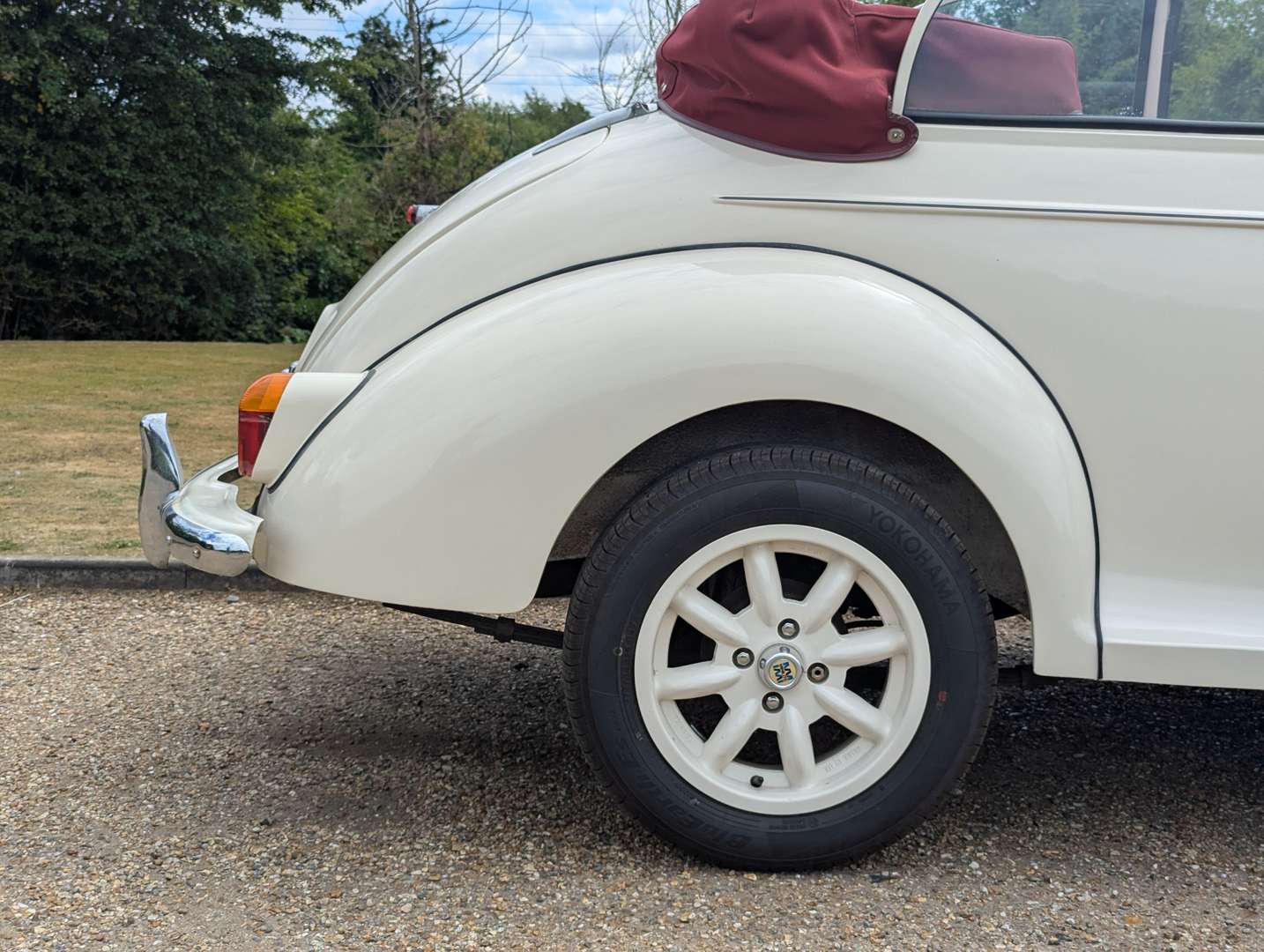 <p>1959 MORRIS MINOR 1000 CONVERTIBLE</p>