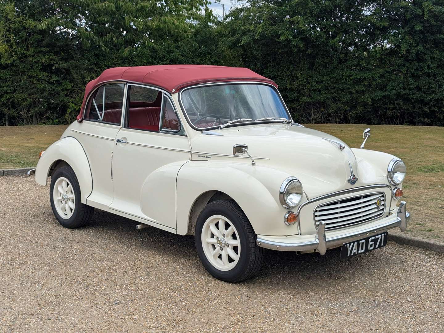 <p>1959 MORRIS MINOR 1000 CONVERTIBLE</p>