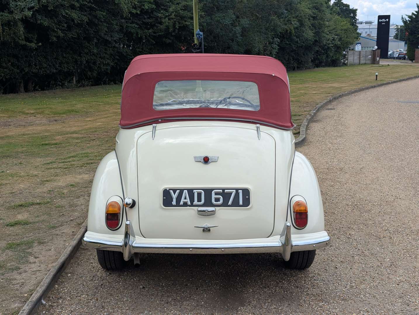 <p>1959 MORRIS MINOR 1000 CONVERTIBLE</p>