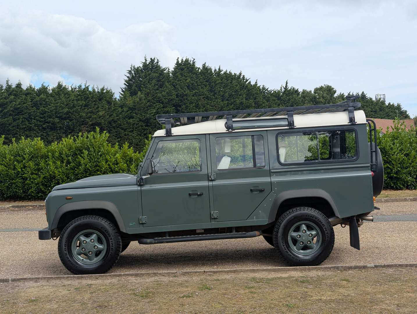 <p>2009 LAND ROVER DEFENDER 110</p>