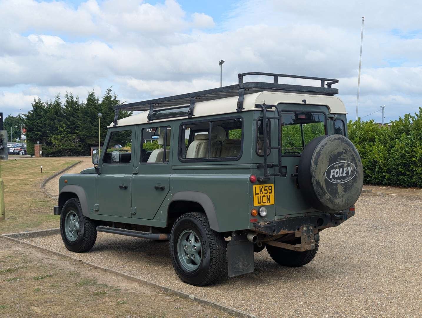 <p>2009 LAND ROVER DEFENDER 110</p>